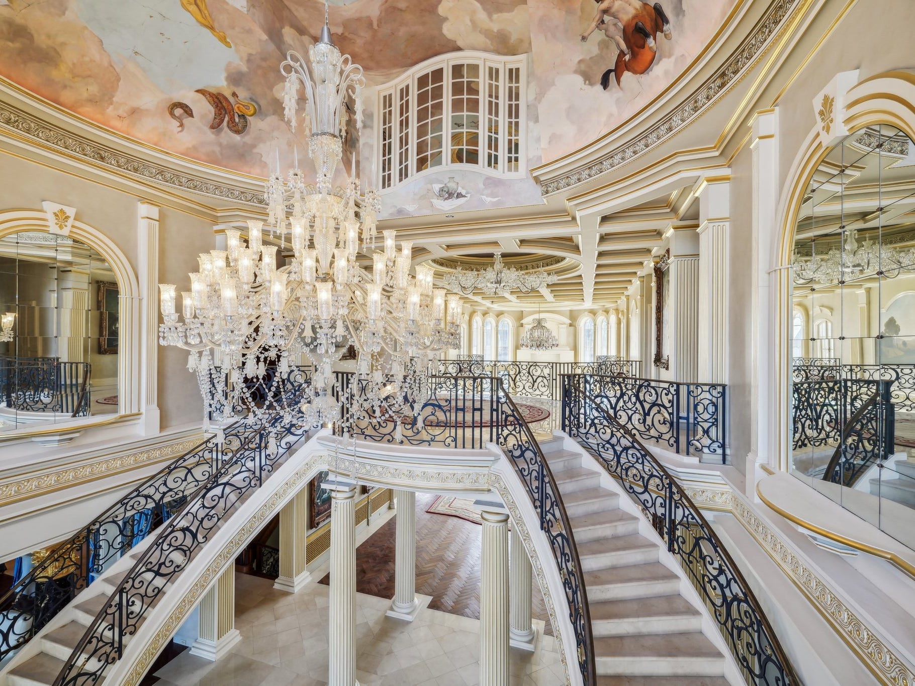 entryway at 7 montagel way