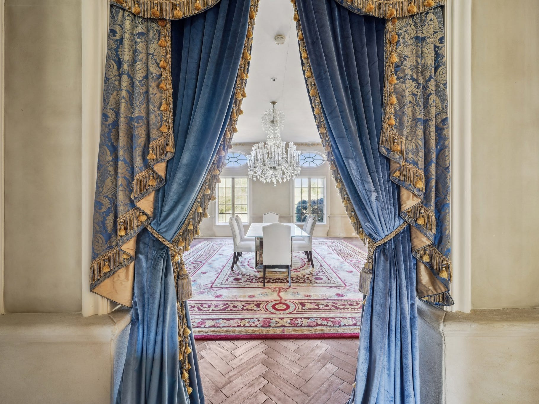 dining room 7 montagel way