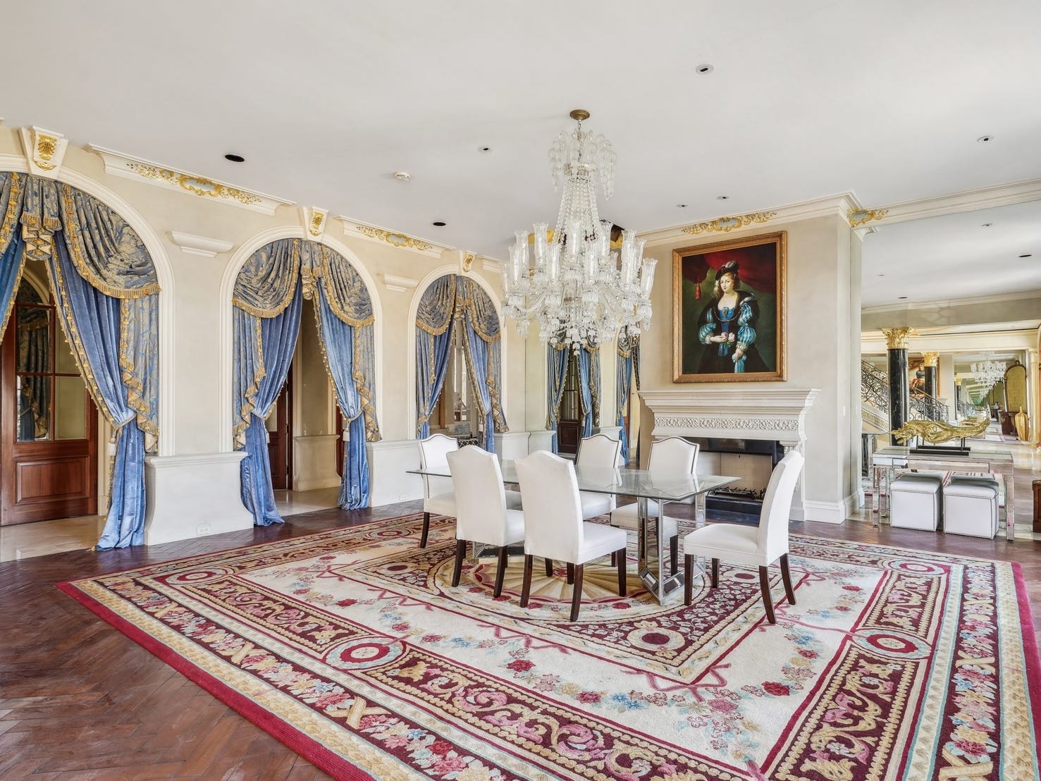 another loook at the dining room