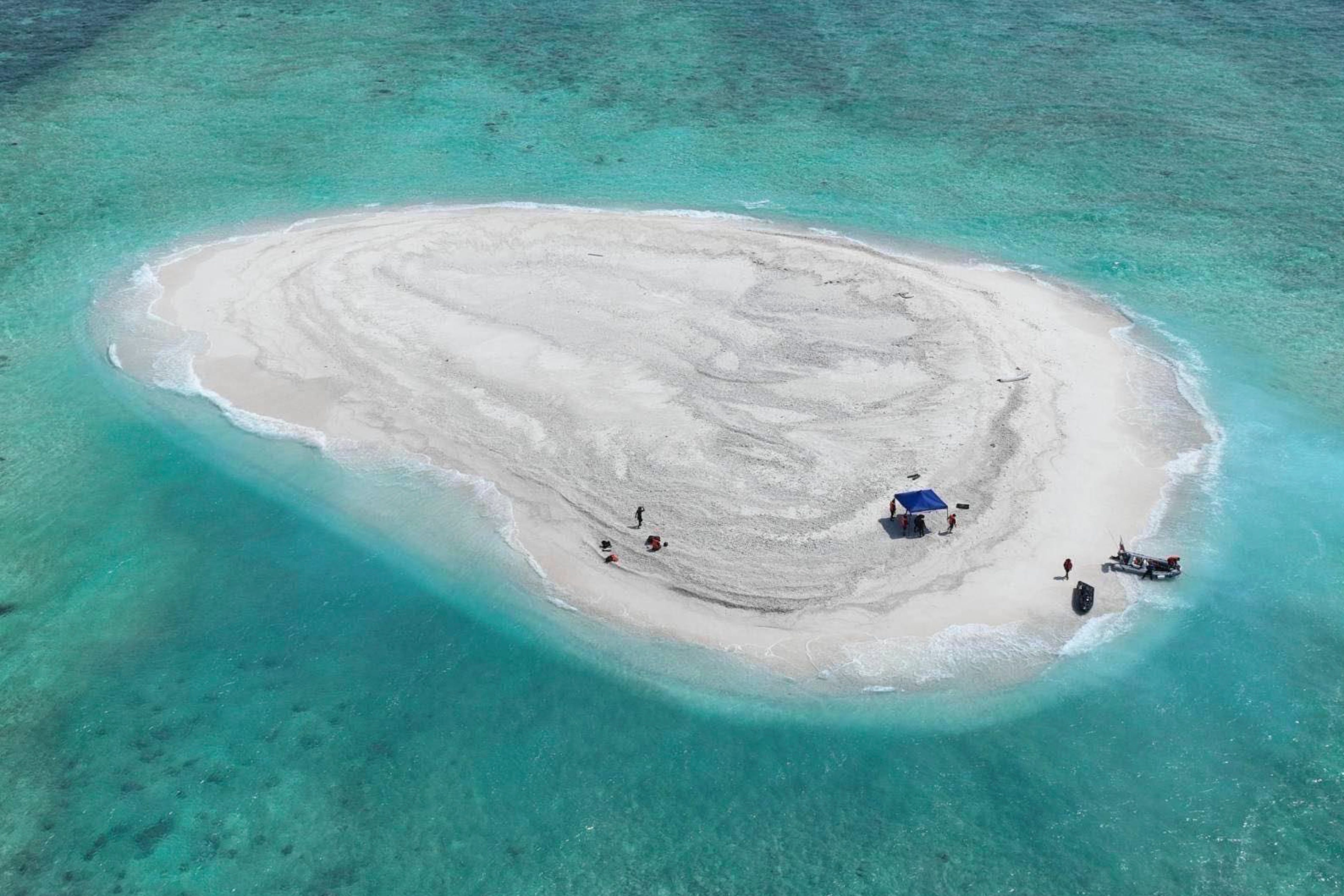 Ariel image of Sandy Cay island