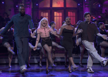 ‘SNL’ Host Quinta Brunson Conjures Sabrina Carpenter, Dwyane Wade & More While Singing About Being Short