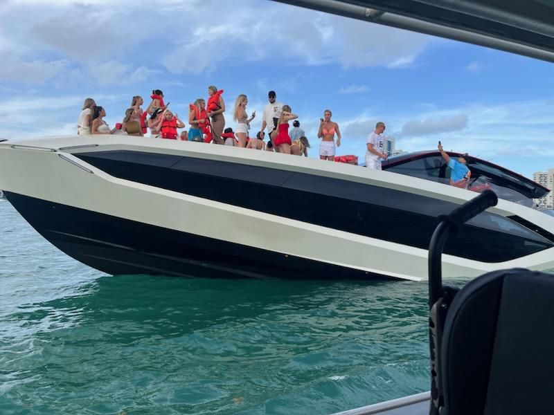 Rescue of sinking yacht passengers
