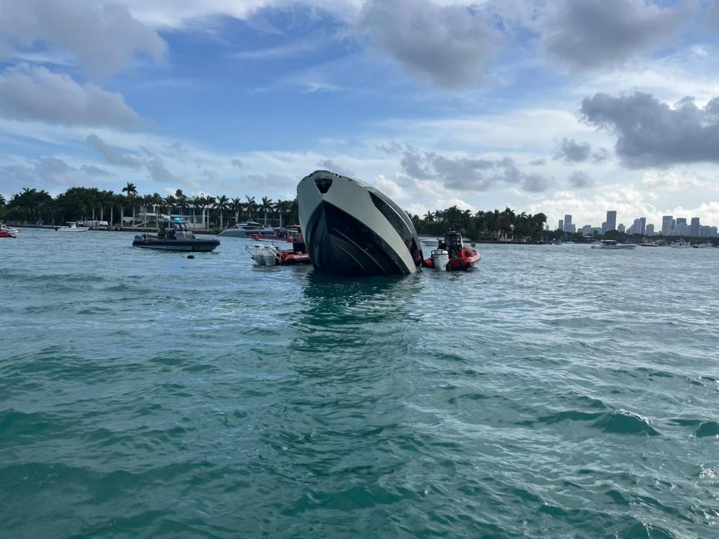 Luxury yacht sinks near Star Island