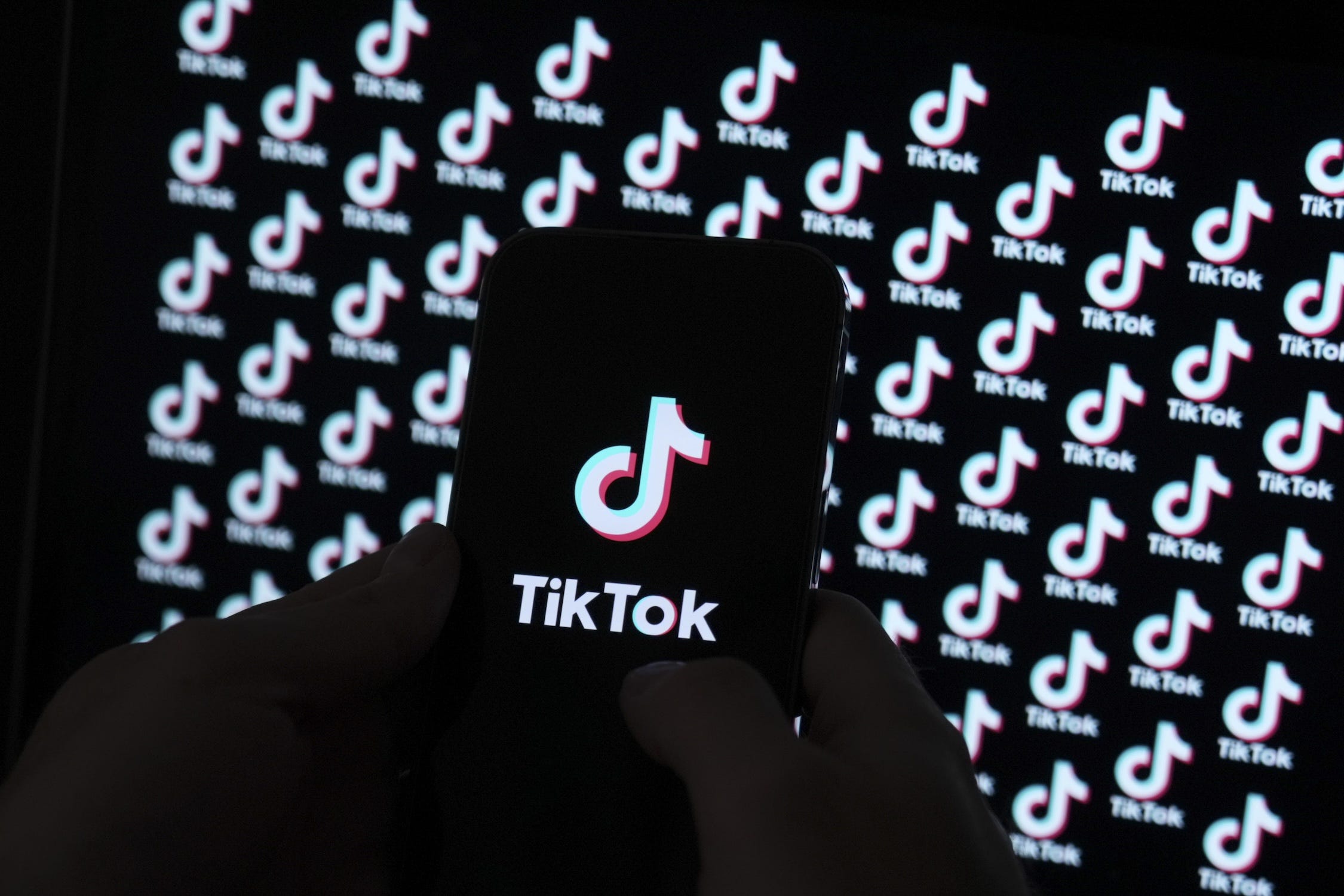 The TikTok logo duplicated many times over.