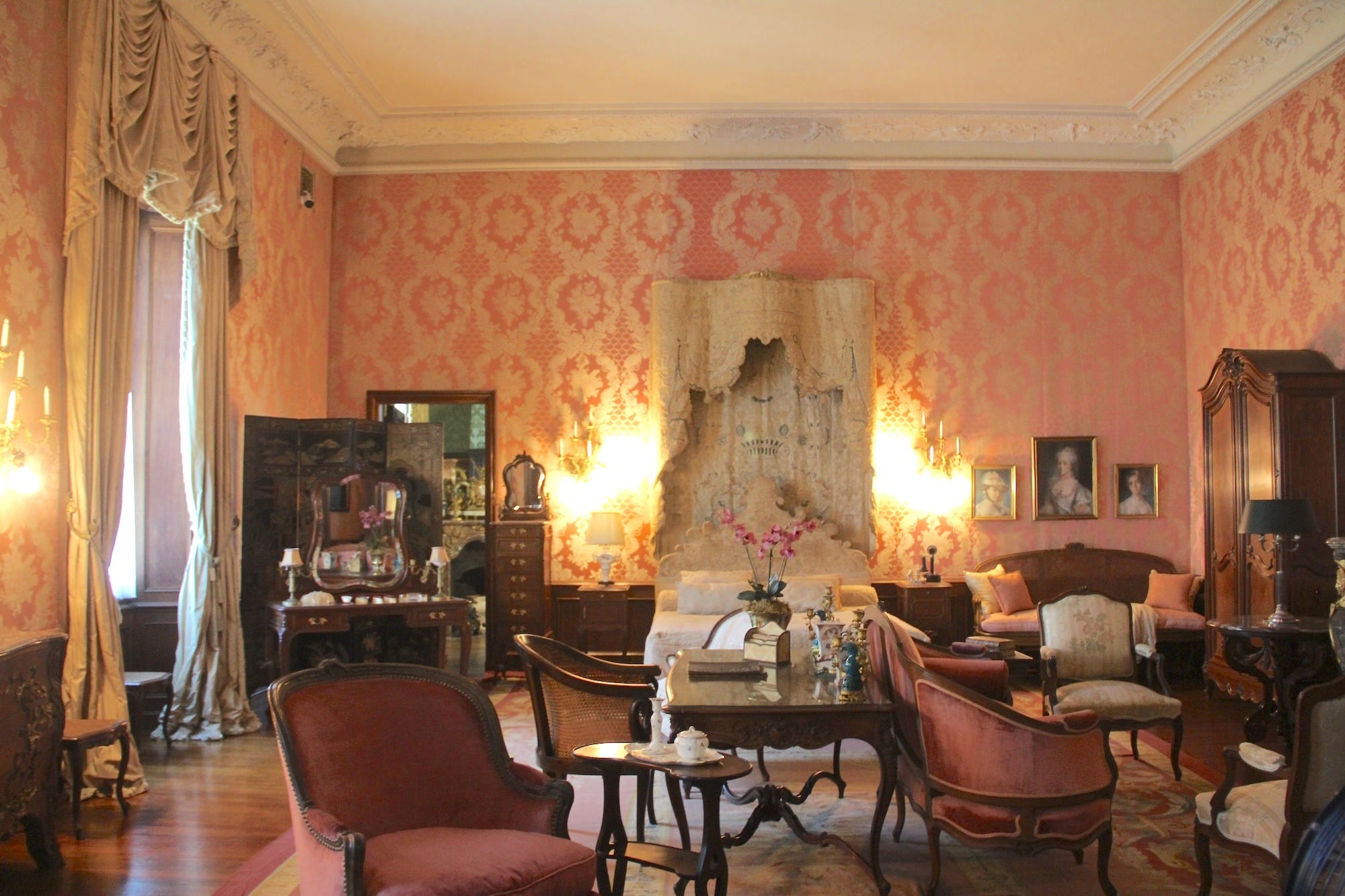 The guest bedroom at Marble House.