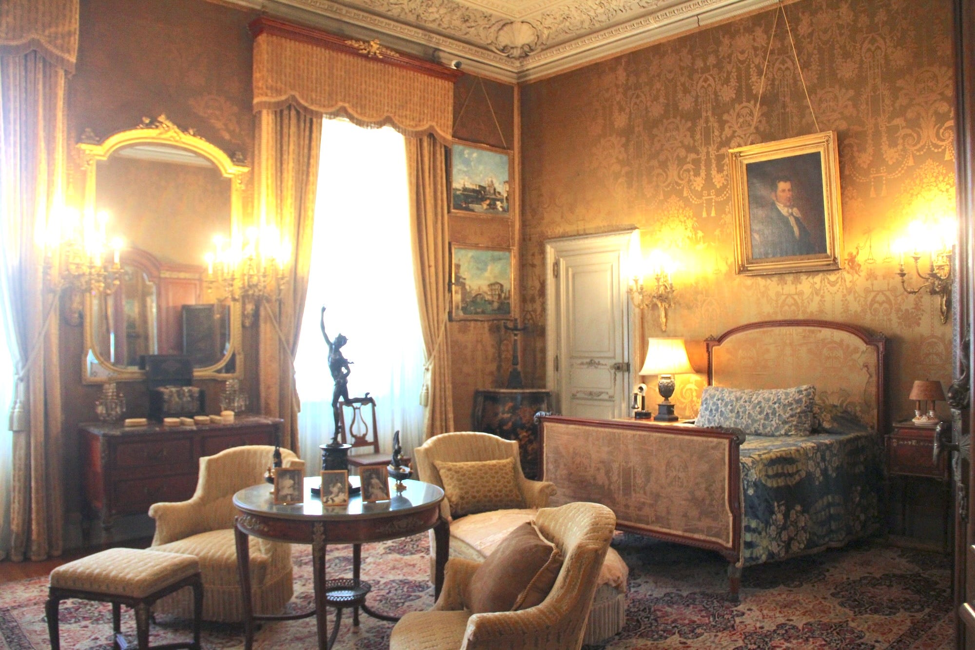 William K. Vanderbilt's bedroom at Marble House.