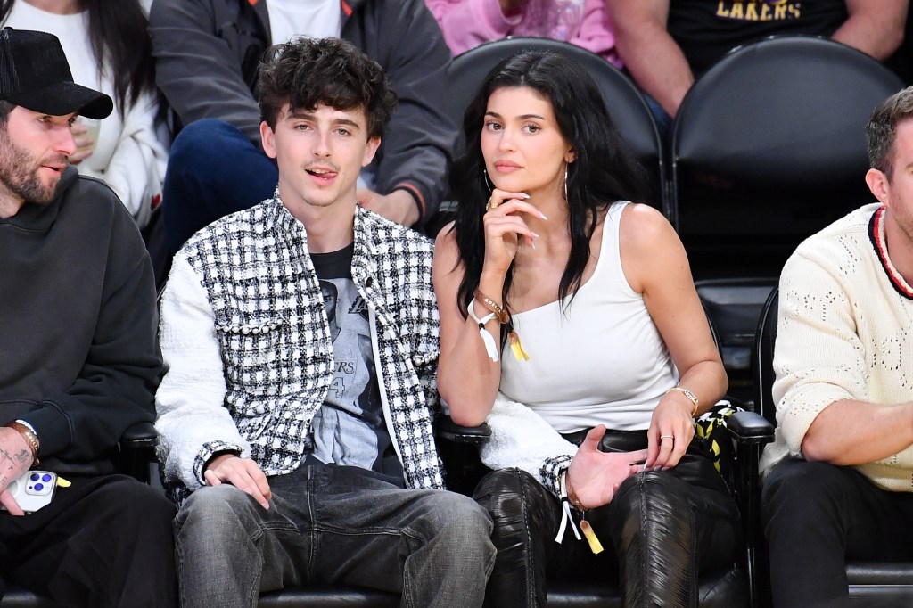 Timothée Chalamet and Kylie Jenner at the Lakers Game. 
