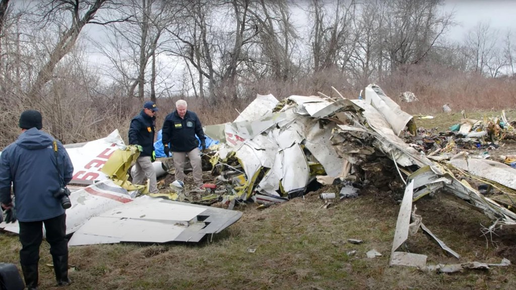Federal officials offered preliminary details of their investigation Monday afternoon into the plane crash that killed six people in Columbia County.