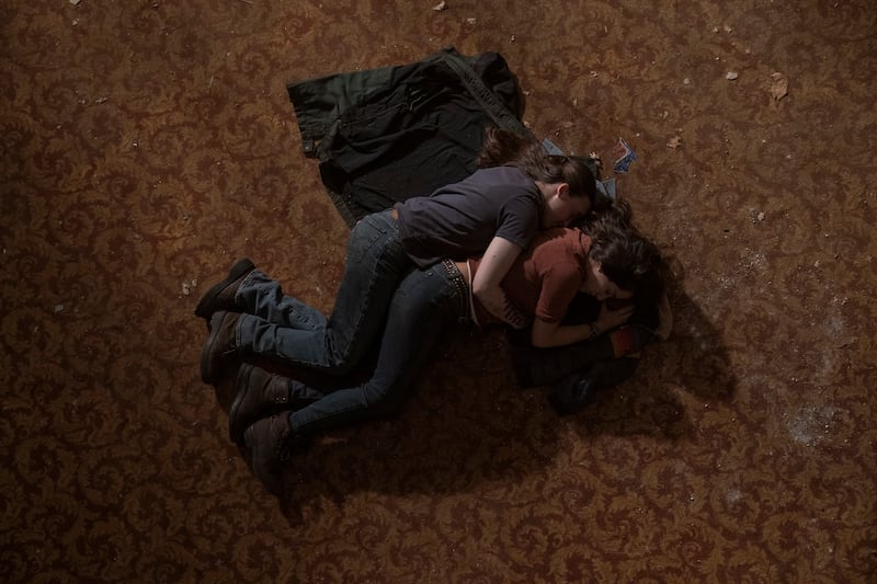 Bella Ramsey and Isabela Merced in The Last of Us.