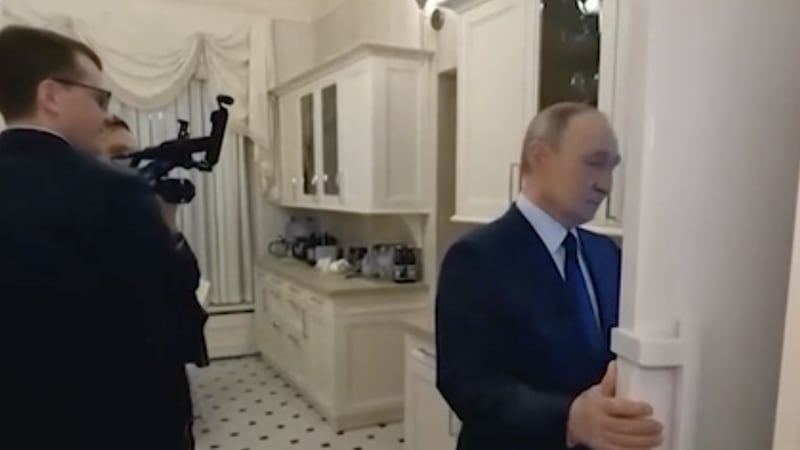 Putin in the kitchen