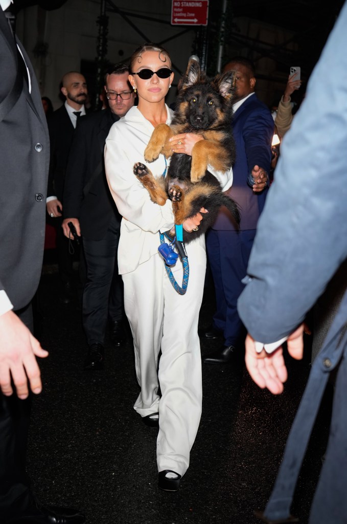 Sydney Sweeney steps out in NYC with her new pup.
