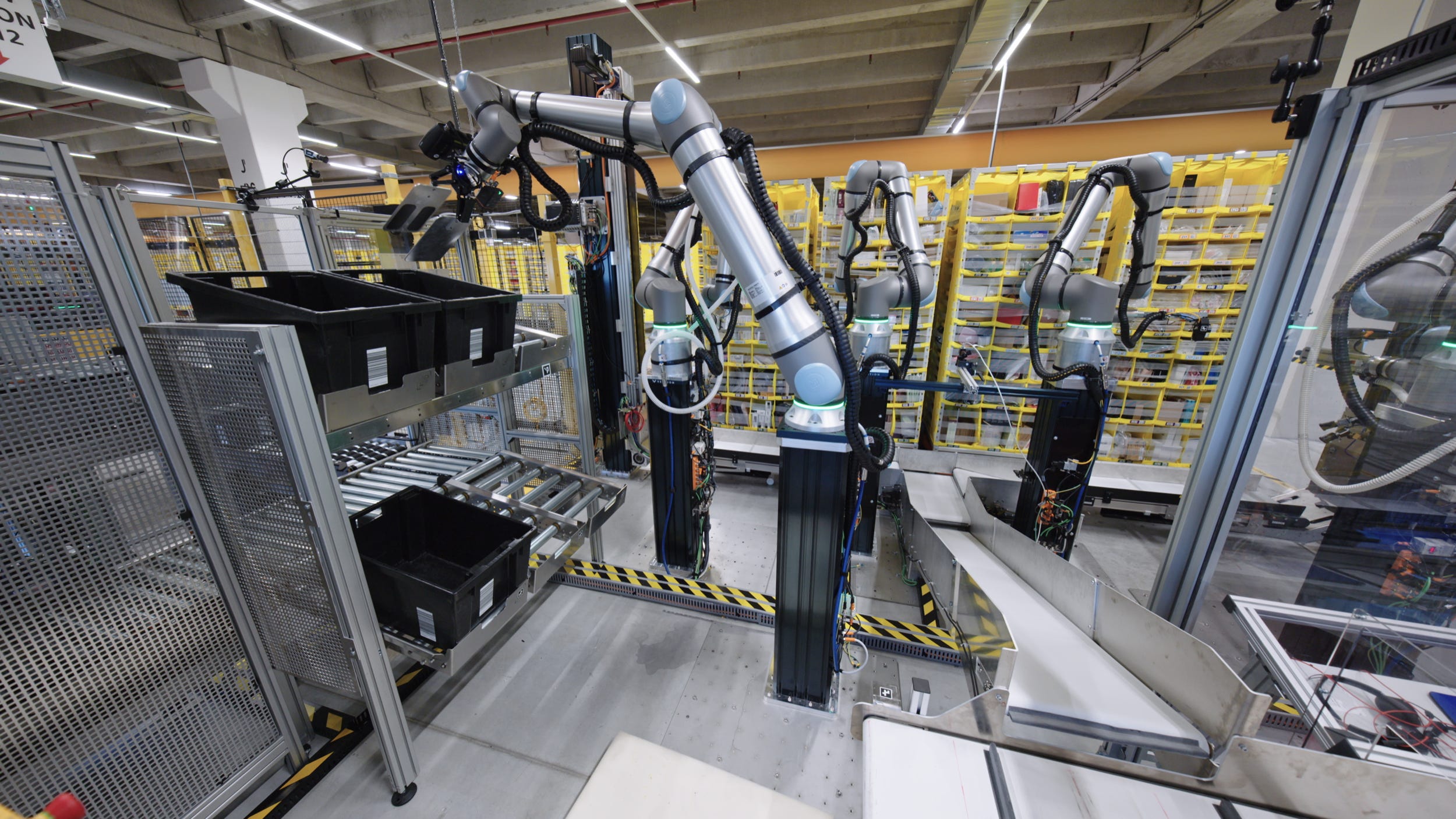 Amazon's new Vulcan robot