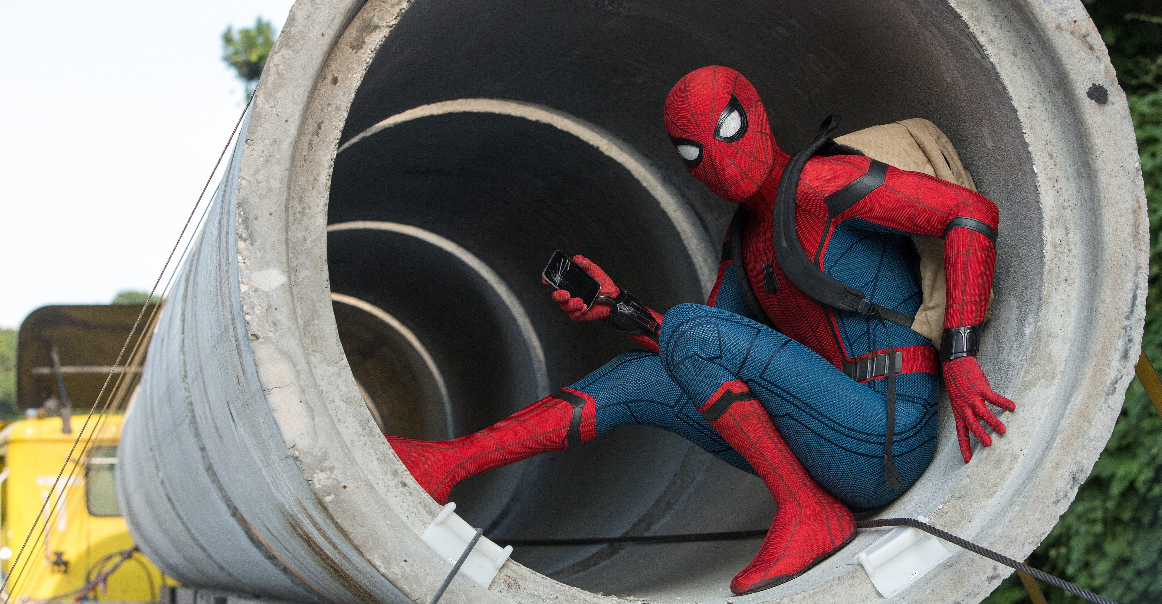 Spider-Man Homecoming - Spidey inside a concrete pipe