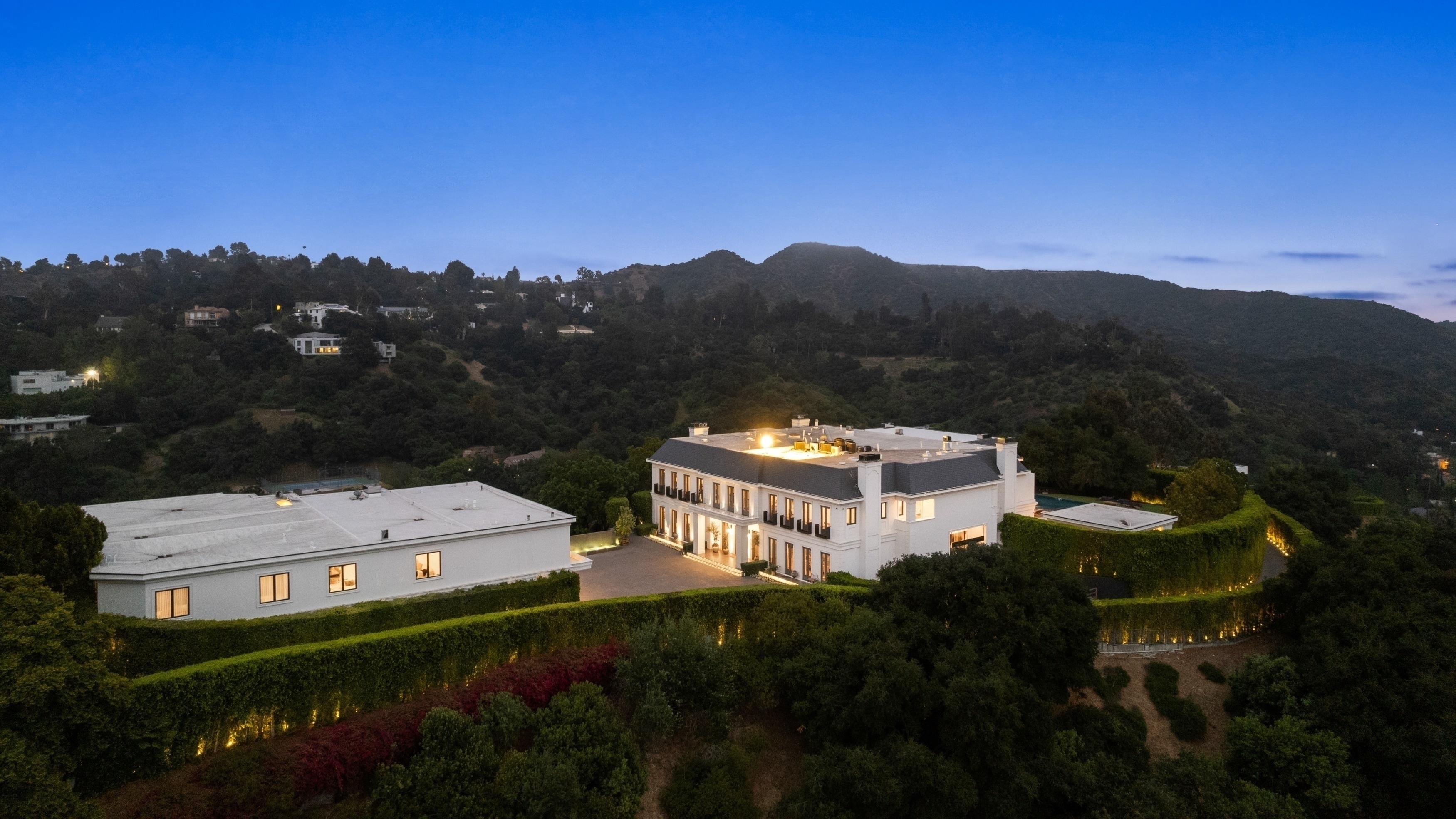 Jennifer Lopez and Ben Affleck's marital home in Beverly Hills