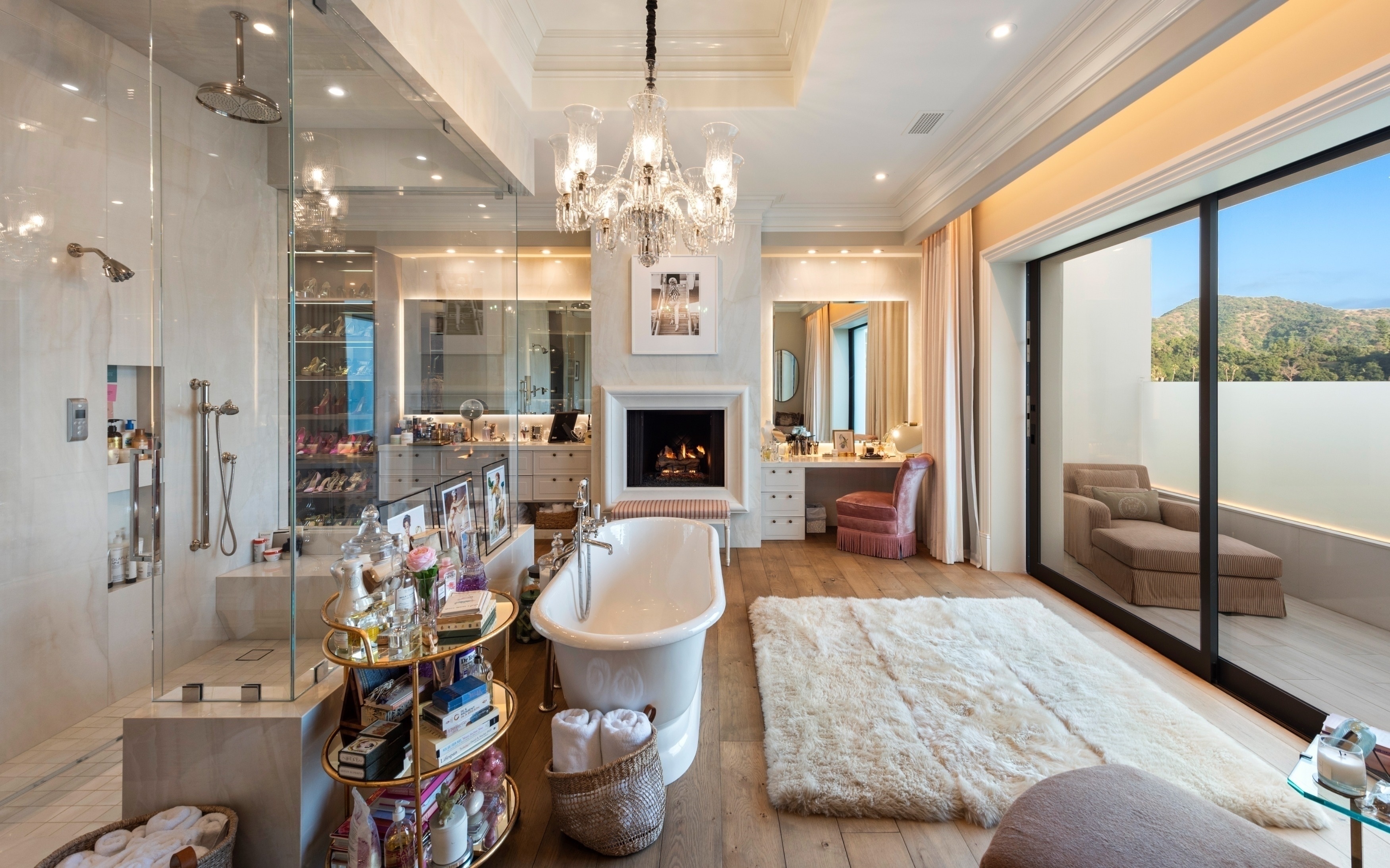 Jennifer Lopez and Ben Affleck's marital home in Beverly Hills