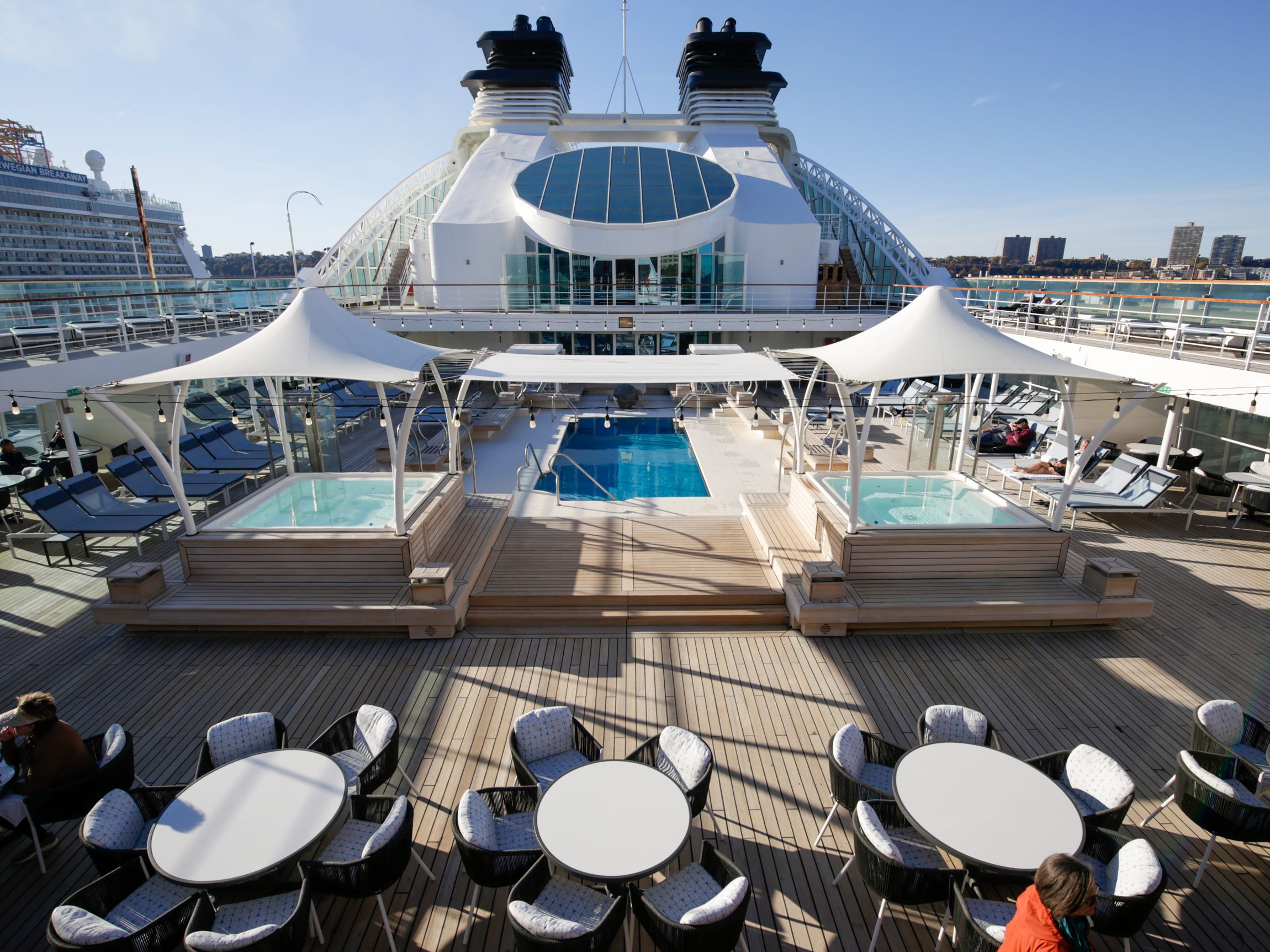 empty pool deck on Seabourn Quest