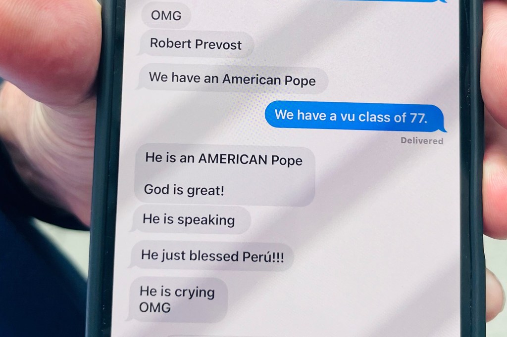 A view of Brian Kerwin's texts with his girlfriend. 