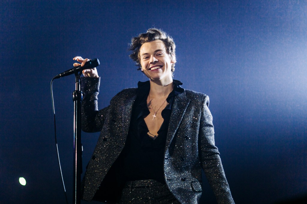 Harry Styles in Marc 2018 Paris performance