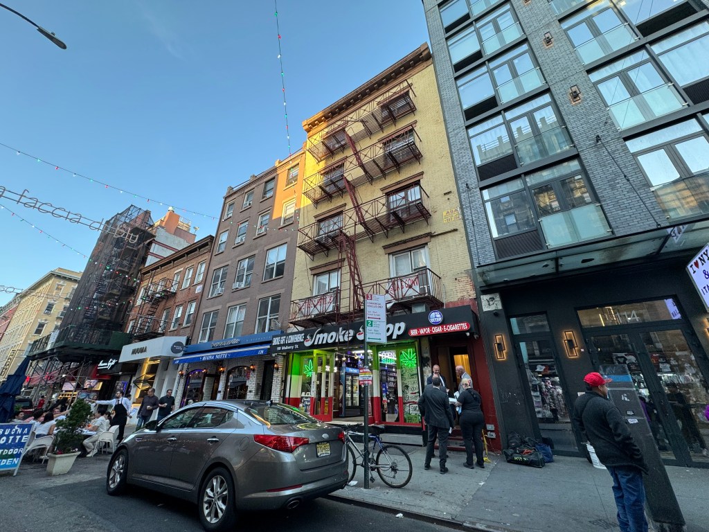 Police responded to 118 Mulberry Street in Manhattan around 3:45 p.m. Saturday.