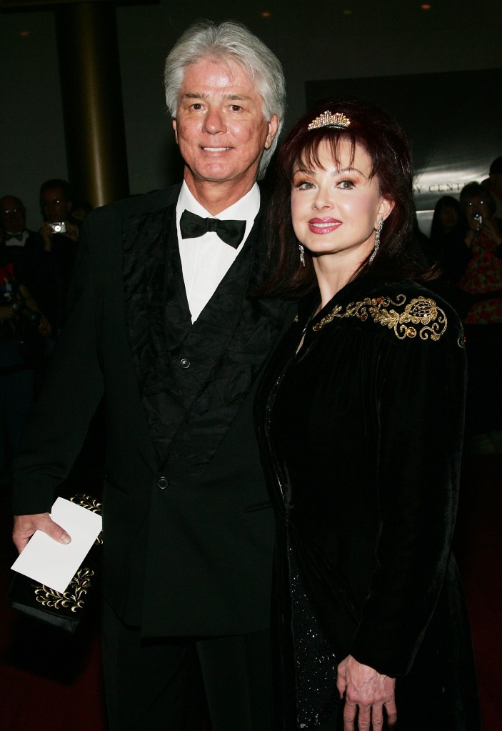 Naomi Judd and husband Larry Strickland arrive at the 27th Annual Kennedy Center Honors Gala at The Kennedy Center for the Performing Arts December 5, 2004 in Washington, DC.  