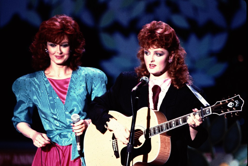 Naomi and Wynonna Judd of The Judds at the ACM Awards in Los Angeles in 1985. 