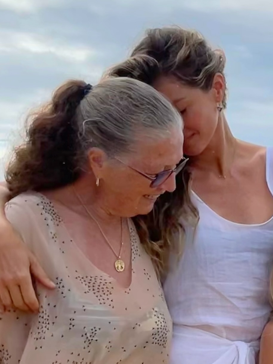 Gisele Bündchen and her mom