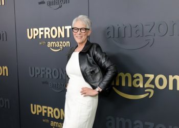 Jamie Lee Curtis Rescues Arnold Schwarzenegger In ‘True Lies’ Reunion At Amazon Upfront