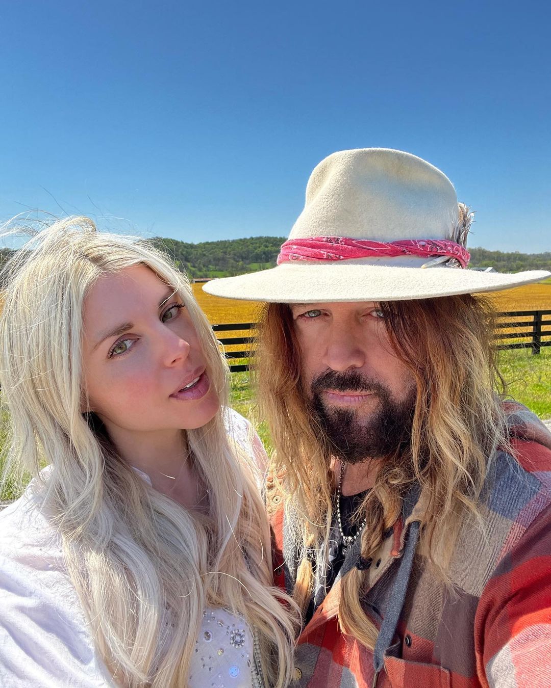 Billy Ray Cyrus and Firerose in a selfie. 