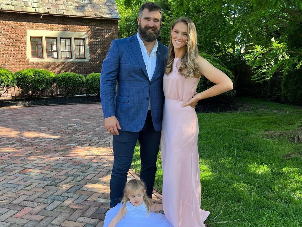 Kylie Kelce and Jason Kelce pose together.
