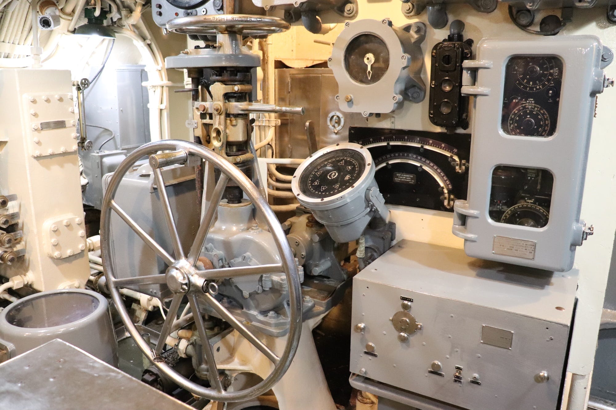 The main helm on the USS Silversides.