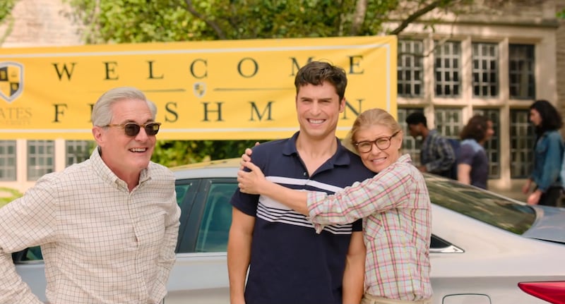 Kyle MacLachlan, Benito Skinner, and Connie Britton in "Overcompensating."
