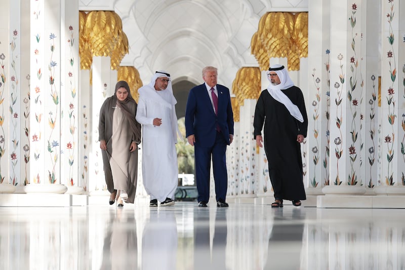 Donald Trump tours Sheikh Zayed Grand Mosque.
