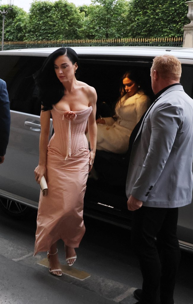 Katy Perry and Lauren Sánchez