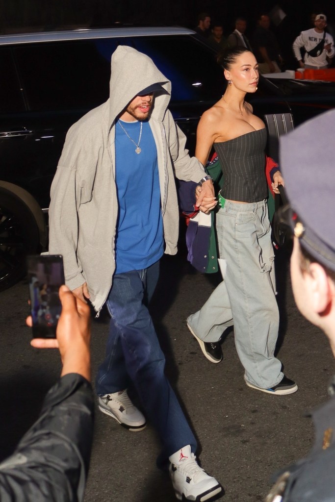 Pete Davidson and his girlfriend, Elsie Hewitt, arrive at a Knicks game in New York