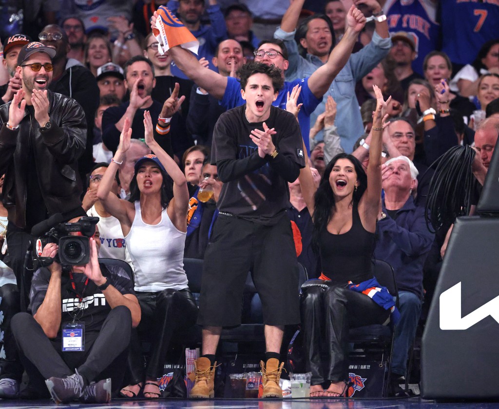 Timothée Chalamet Kendall jenner and Kylie Jenner 