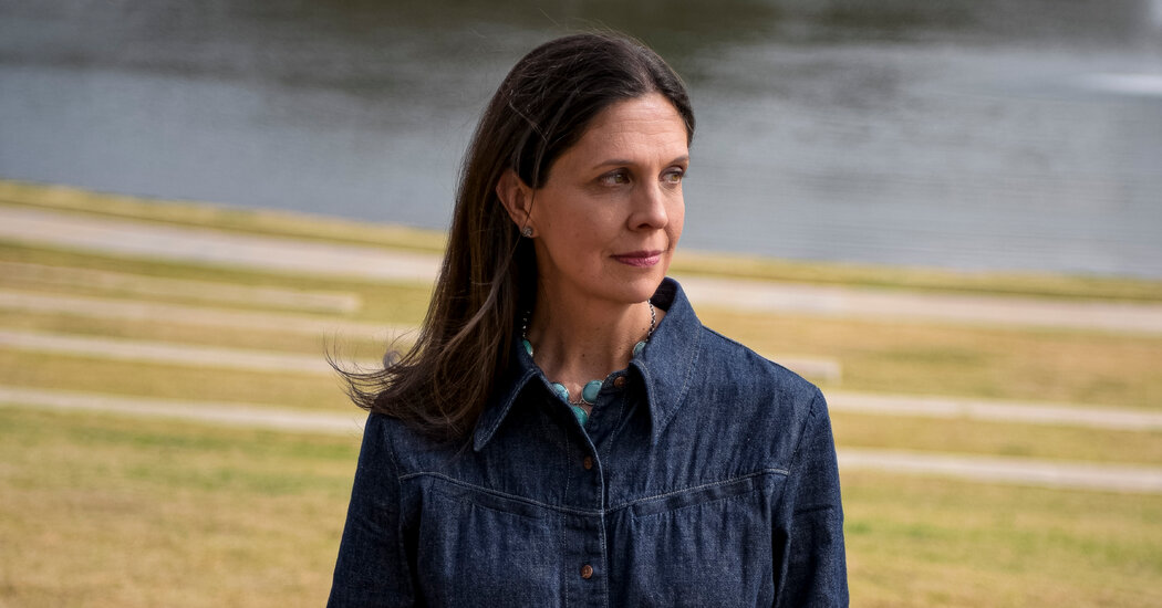 Energized by Kennedy, Texas ‘Mad Moms’ Are Chipping Away at Vaccine Mandates