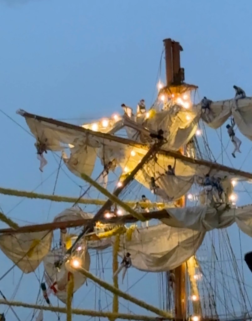 Masts of Mexican ship after it hit Brooklyn Bridge