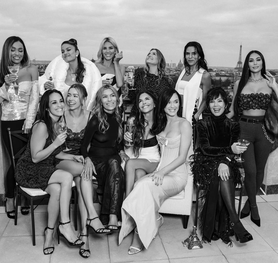 Lauren Sánchez, Kim kardashian, kris Jenner, Katy perry and more women in Paris