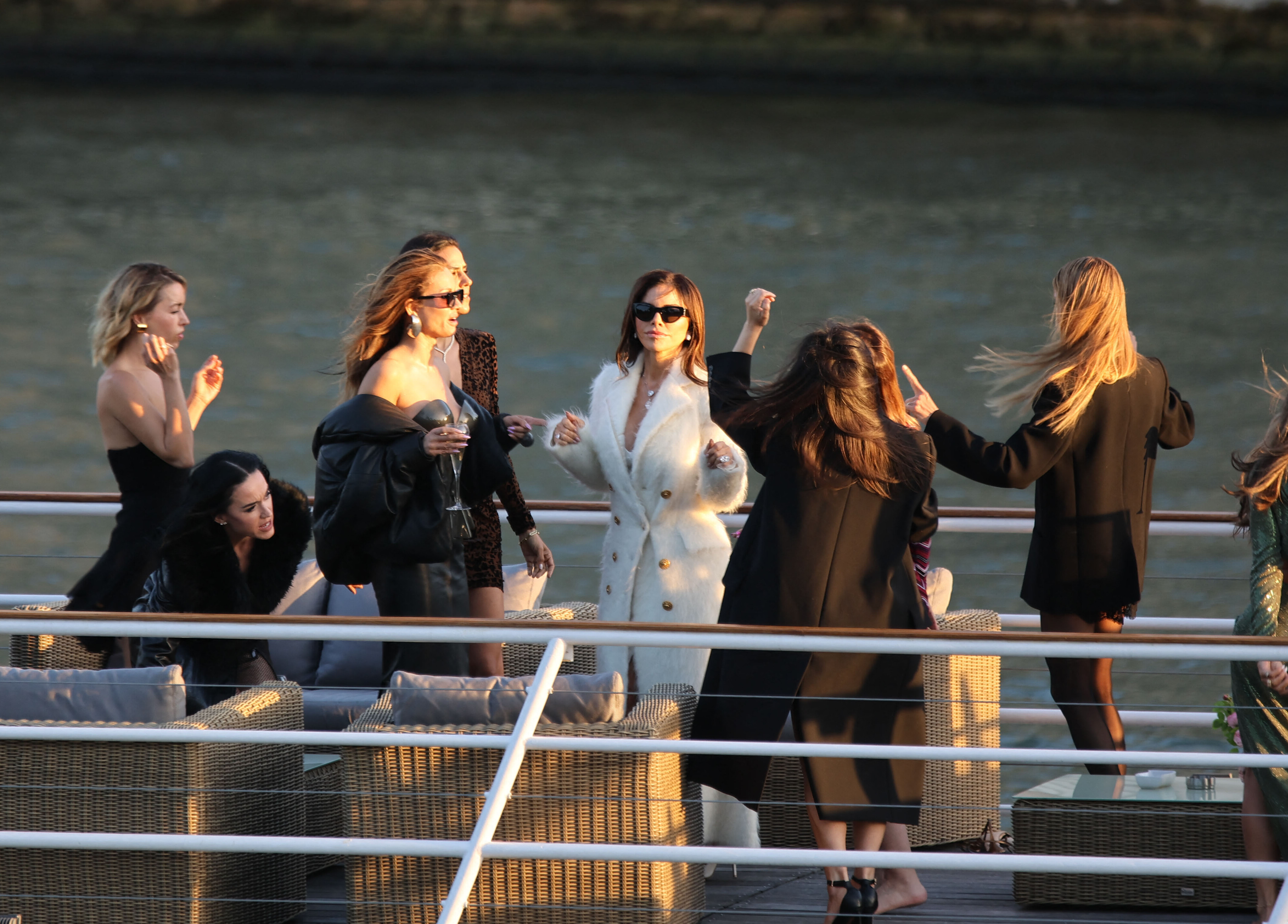 Lauren Sánchez and her friends partying on a boat