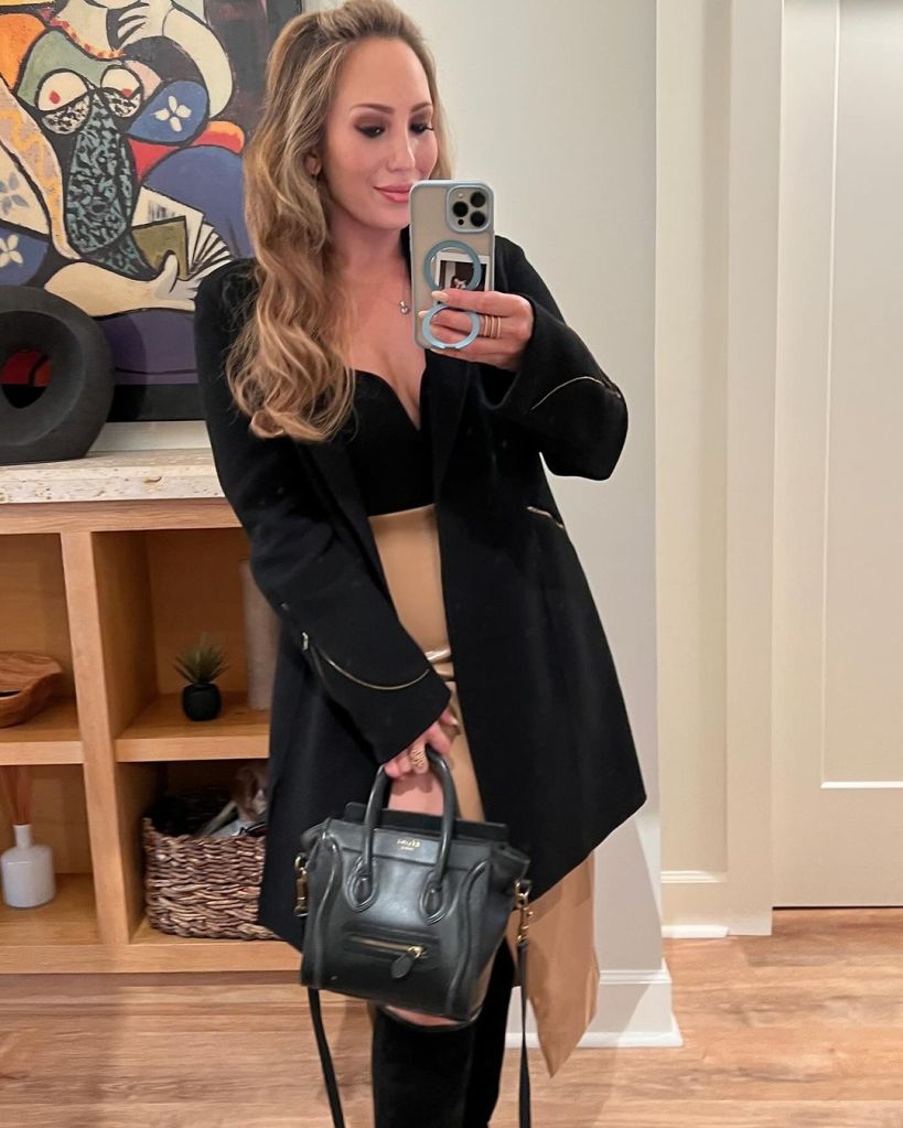 Cheryl Burke posing for a photo.