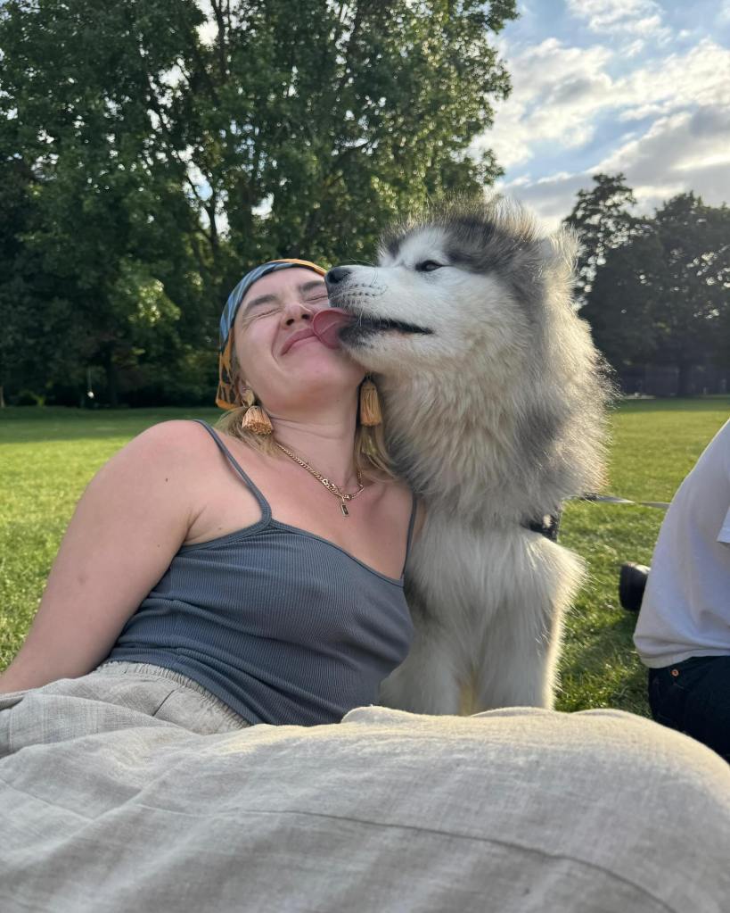 Florence Pugh gets a kiss.