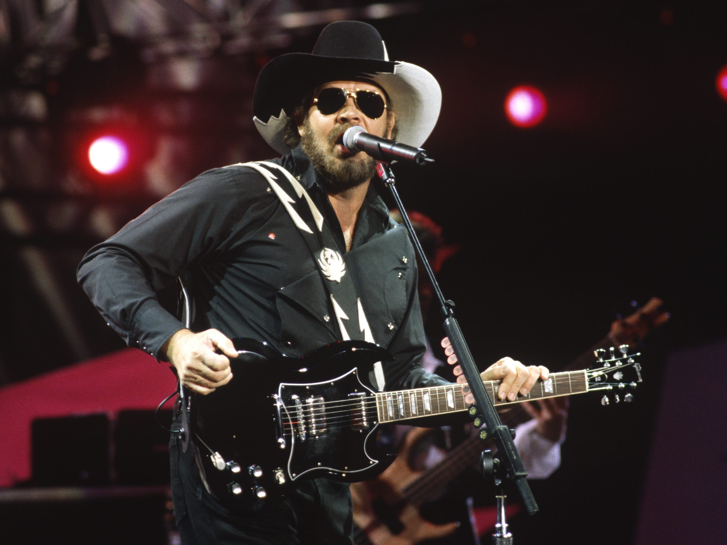 Hank Williams Jr. performs at Shoreline Amphitheatre on October 4, 1997 in Mountain View, California.