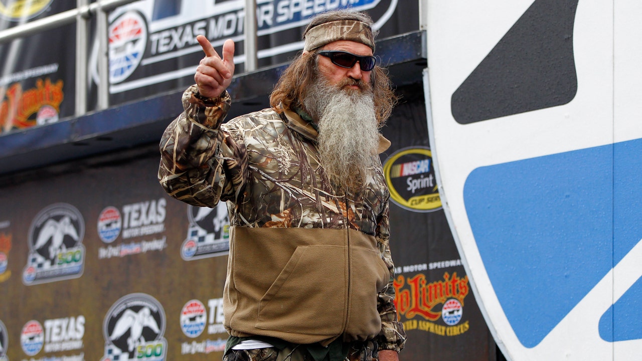 A Closer Look At Phil Duck Dynasty His Secret Hobbies Passions - jxfi8d3