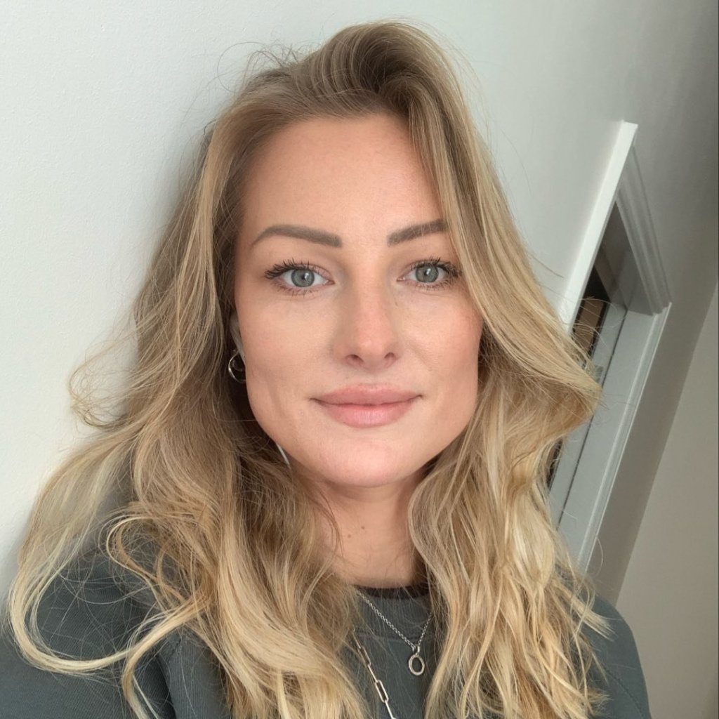Jade damarell selfie