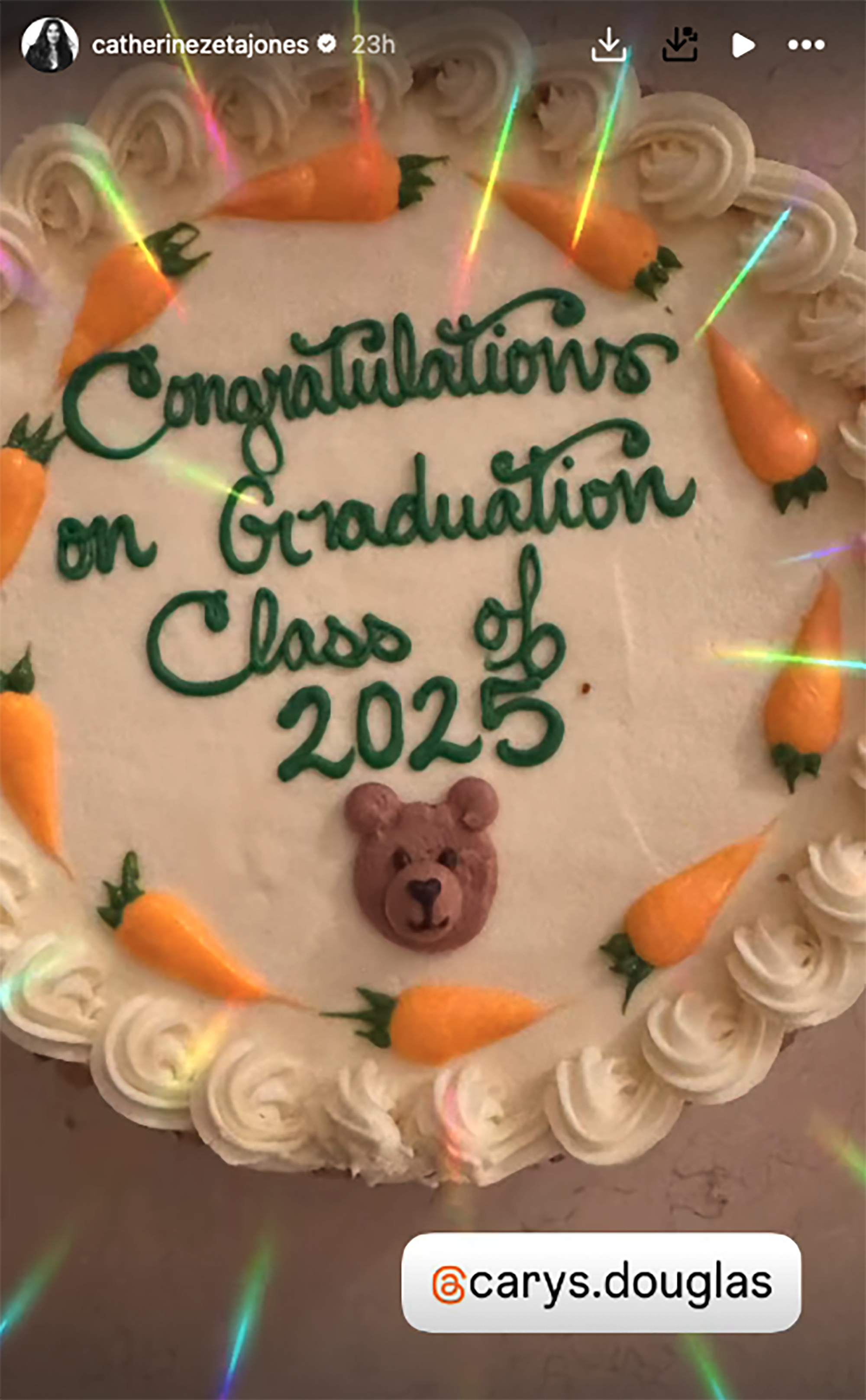 Carys Douglas graduation cake.