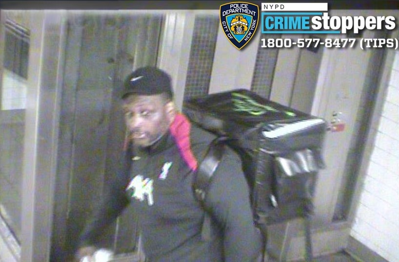 A good Samaritan straphanger was pummeled unconscious when he tried to intervene in a fight on board an F train at the 21st Street-Queensbridge station, cops said. 