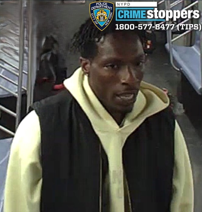 A good Samaritan straphanger was pummeled unconscious when he tried to intervene in a fight on board an F train at the 21st Street-Queensbridge station, cops said.