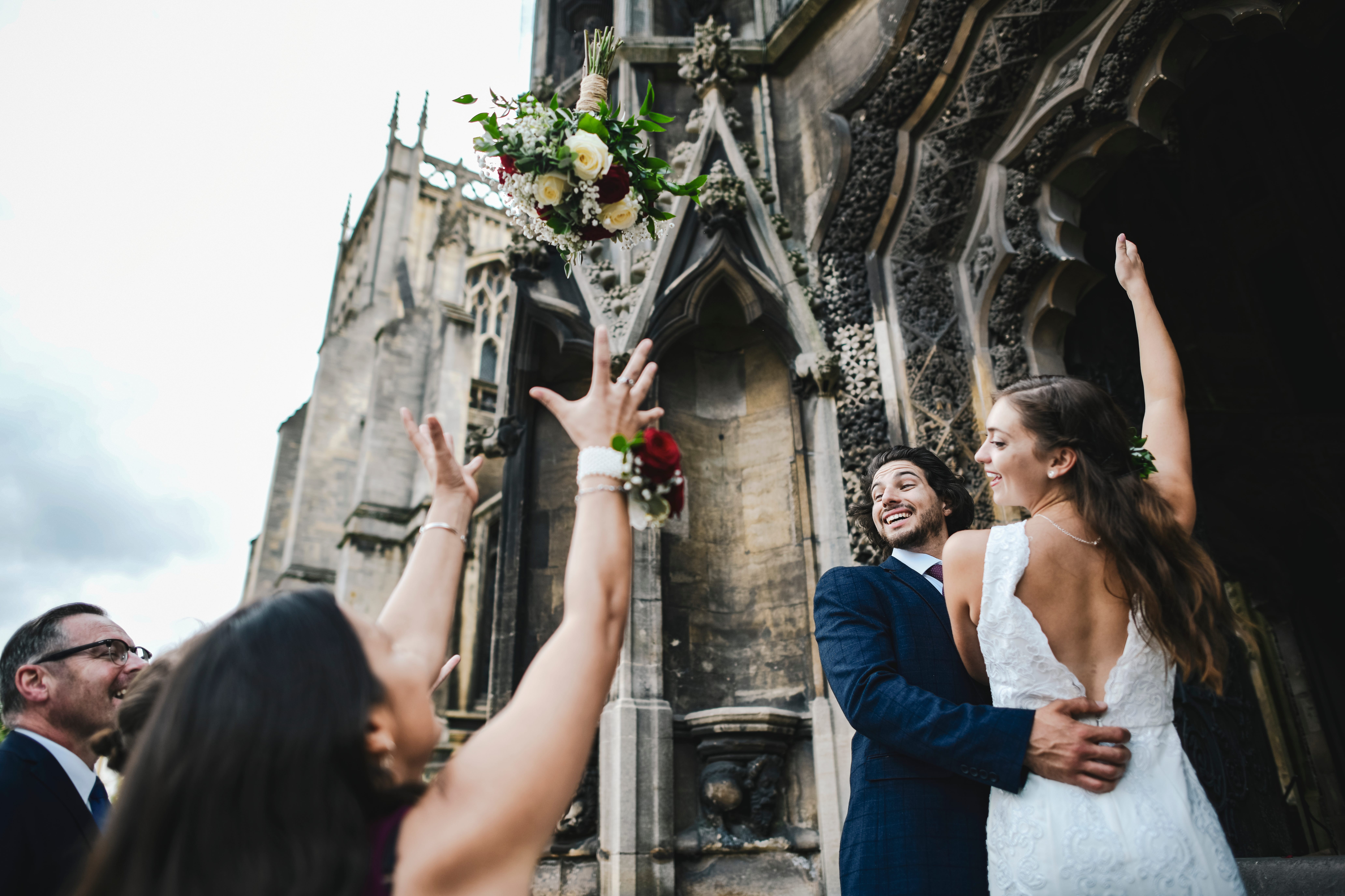 bouquet toss