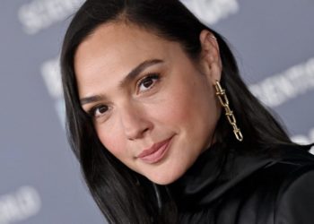 Gal Gadot Protesters Arrested At ‘The Runner’ London Filming Location