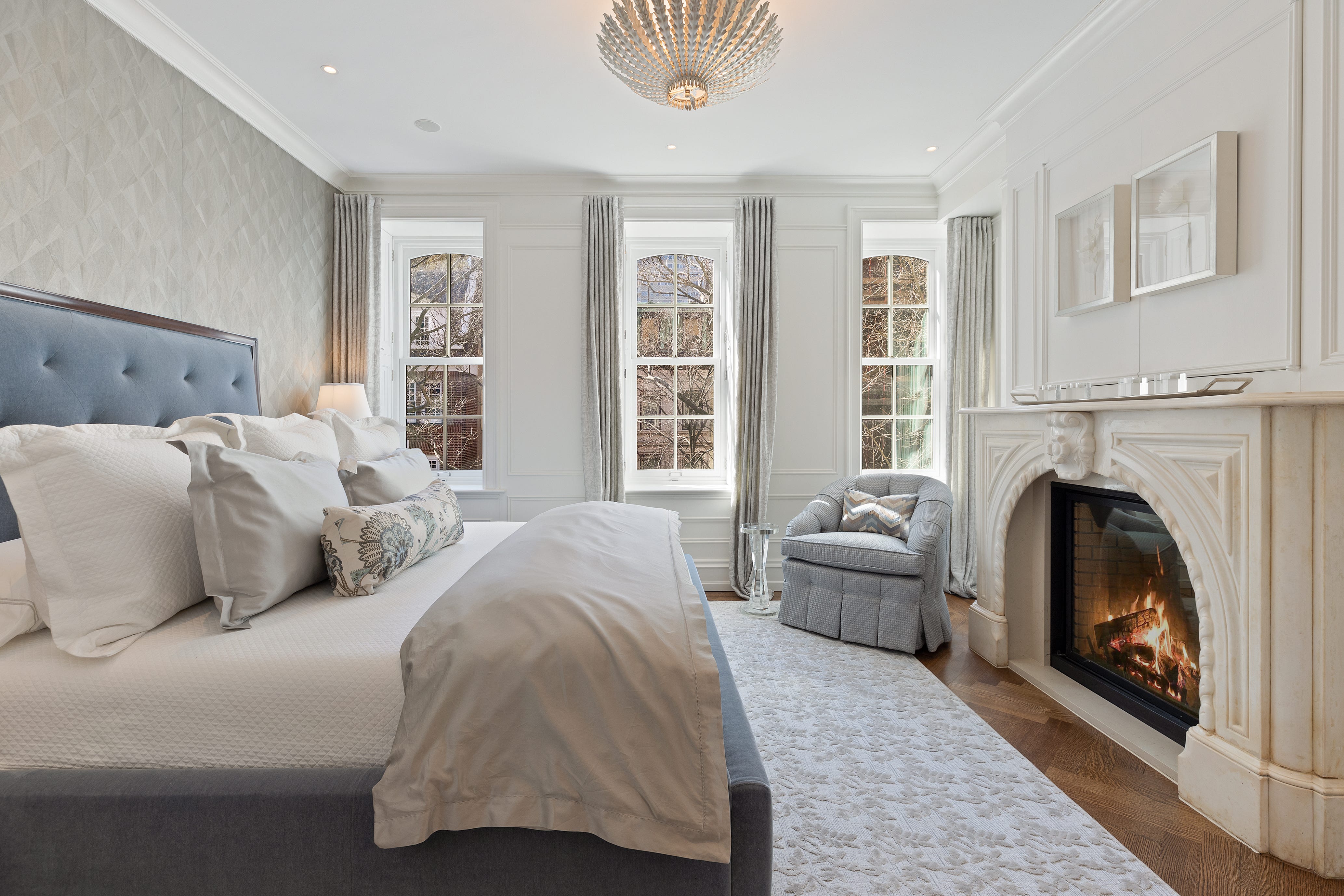 169 East 71st Street bedroom